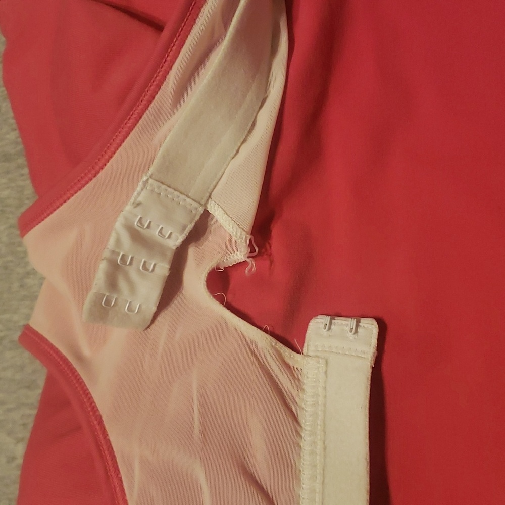 Victoria's Secret VSX Racerback Tank-top - Picture 6 of 7